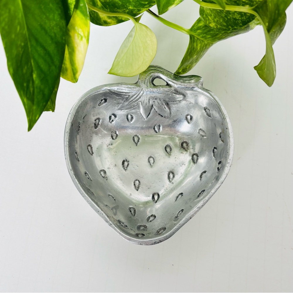 R.H. Macy & Co Pewter Strawberry Bowl